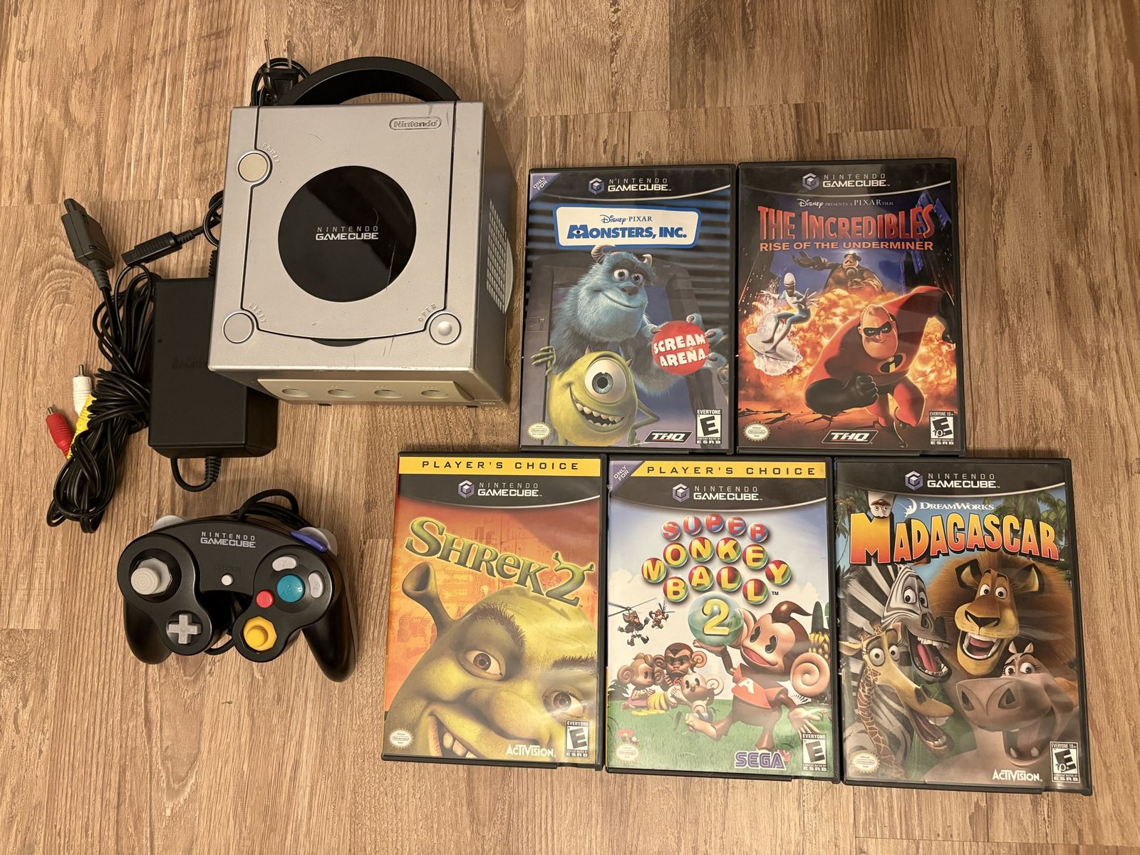 Nintendo GameCube Console w/ Controller & 5 Games