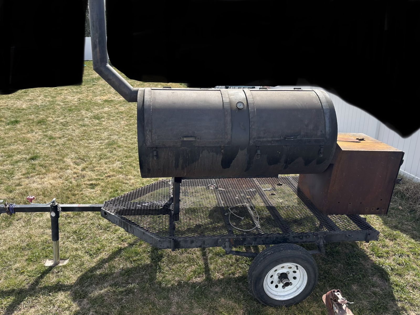 BBQ-Smoker On Trailer