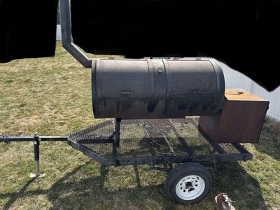 BBQ-Smoker On Trailer
