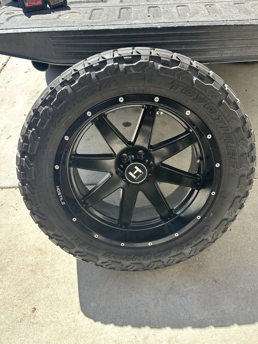 22x12 with tires 35s   6x135 Ford Lug pattern