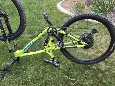 medium enduro trek remedy 9.8