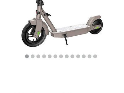 Razor adult electric scooter *does not come with batteries*