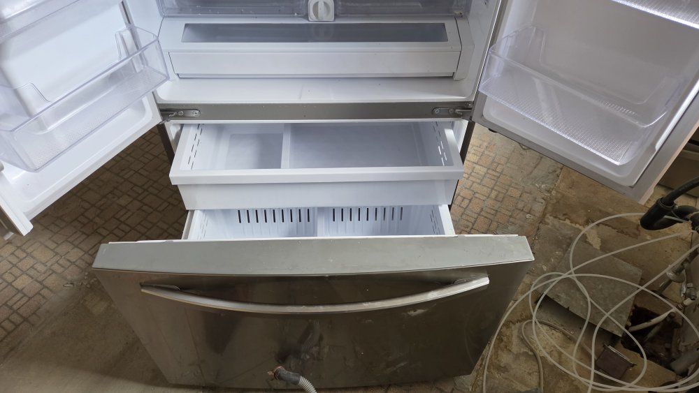 Main image 3