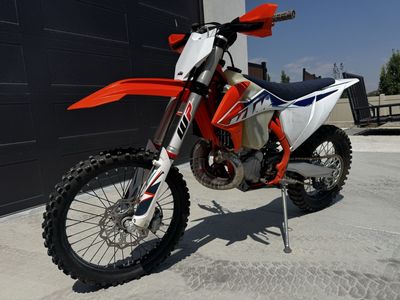 2022 KTM 250 XC TPI Dirt Bike - 54 Hours, FMF Silencer & Upgrades