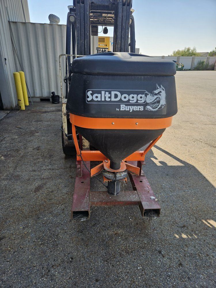 SaltDogg by Buyers Electric Tailgate Salt Spreader with Variable Speed Controller