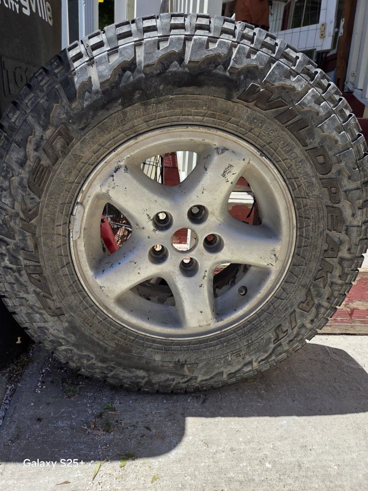 4 Jeep cherokee xj tires&rims $250 OBO