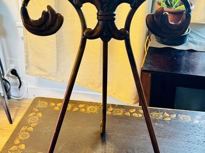 Estate Find Wrought iron tabletop display easel