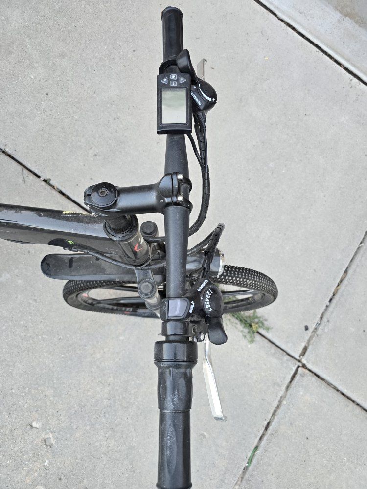Main image 6