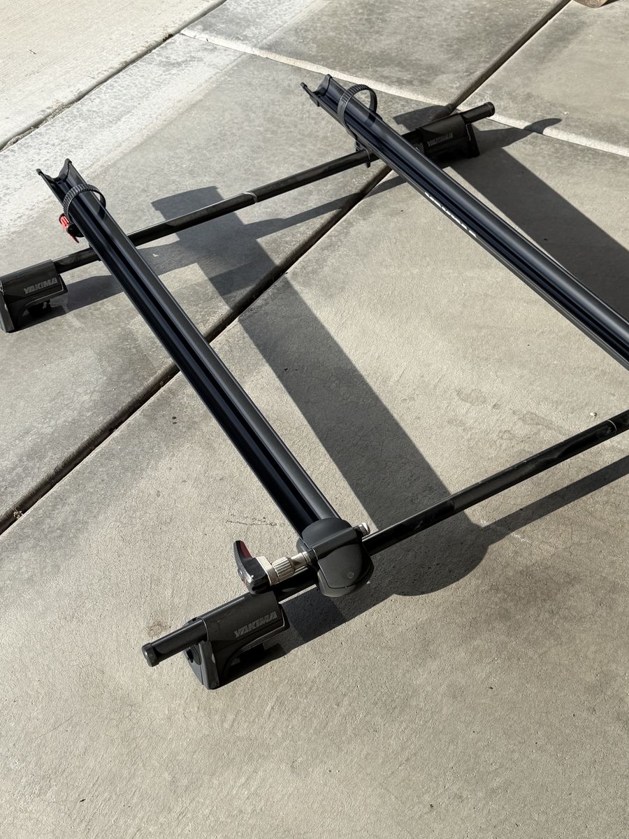 Yakima Roof Rack System + Bike & Ski Mounts – Great Condition