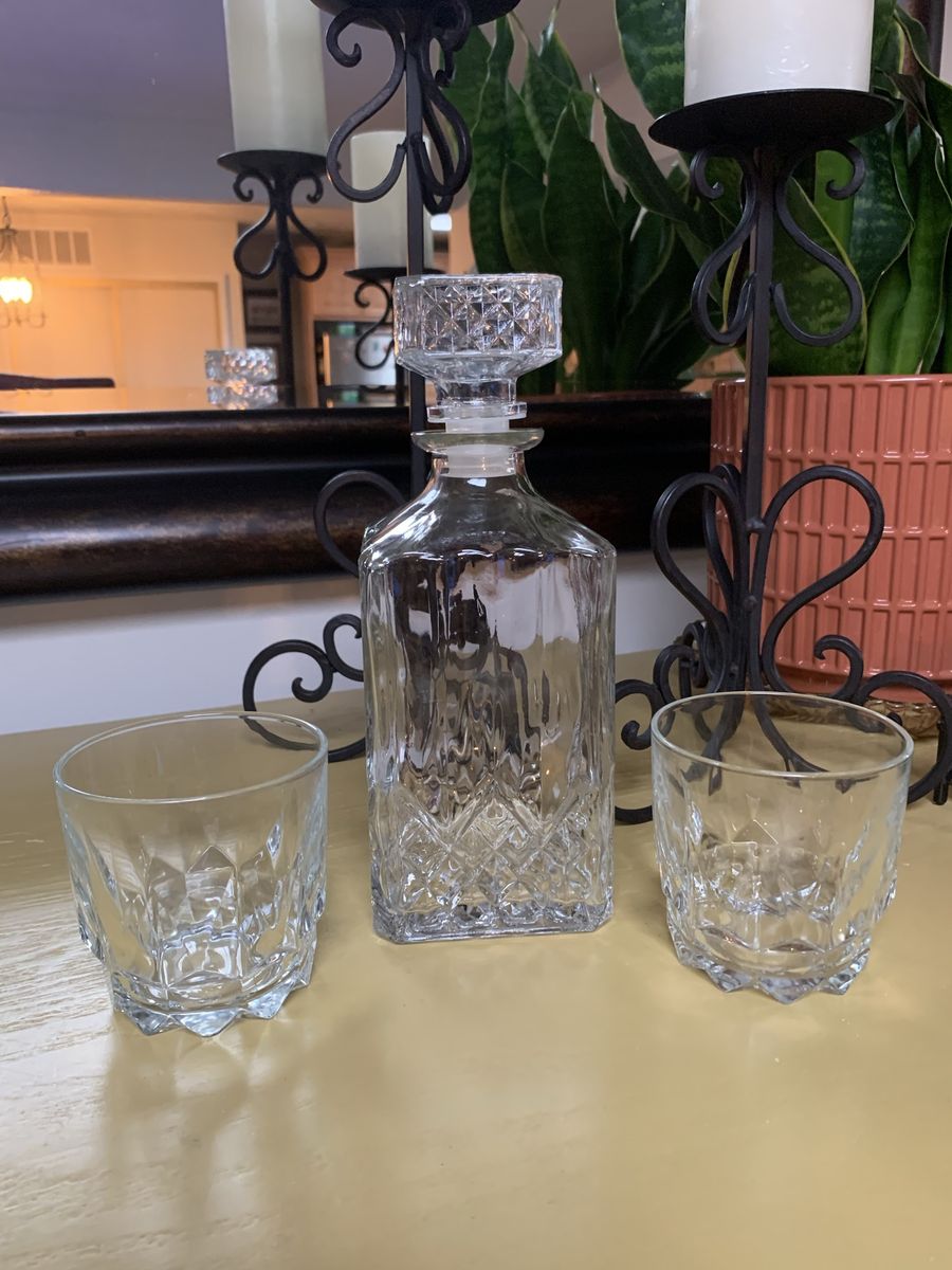 Glass Decanter with 2 Glasses