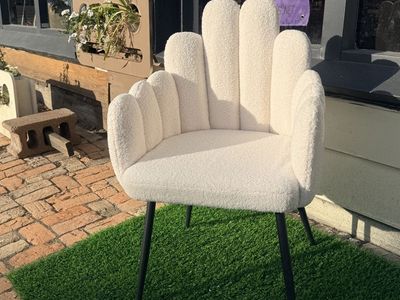 Modern Cream Boucle Accent Chair Scalloped Back Mid-Century Style