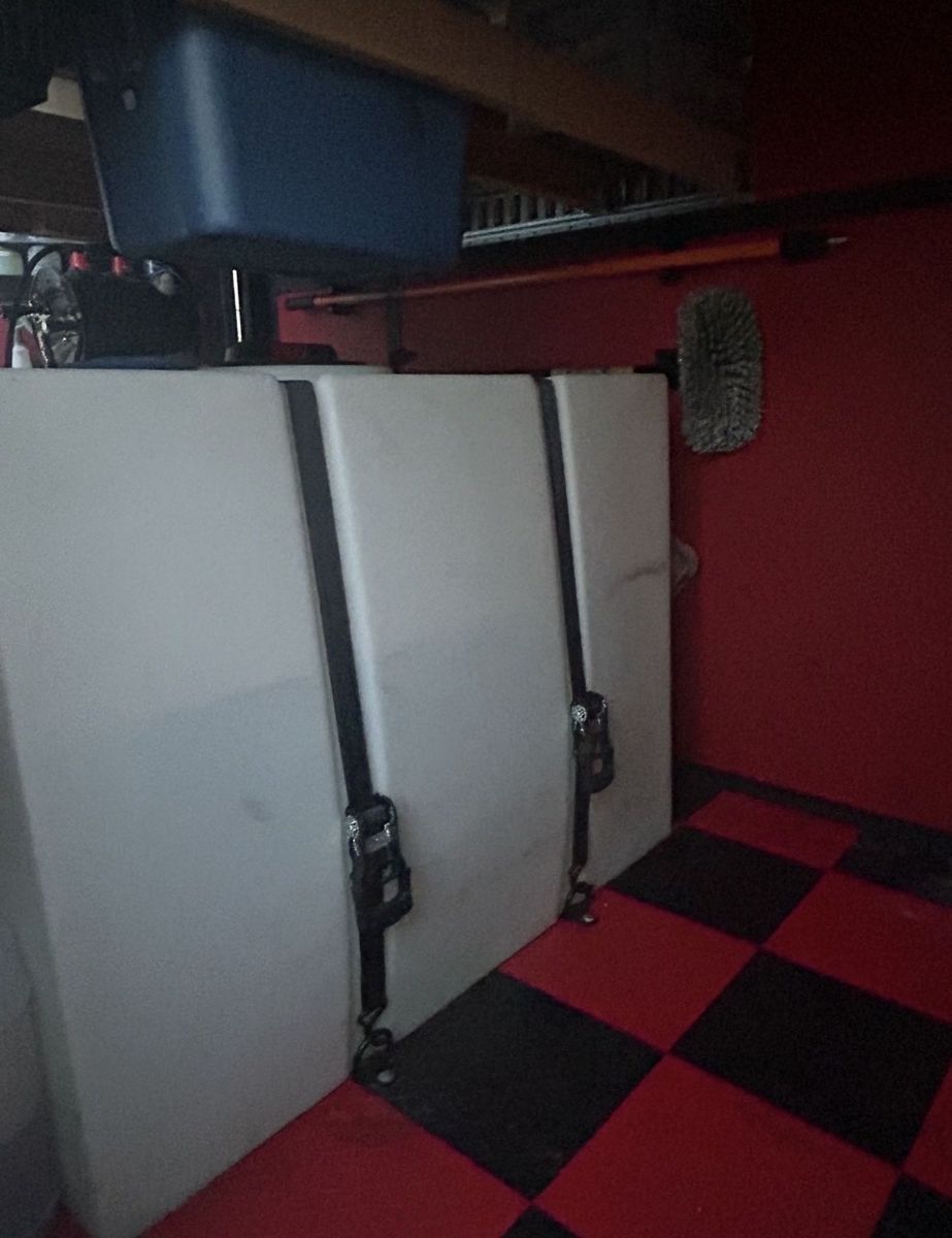 Main image 8