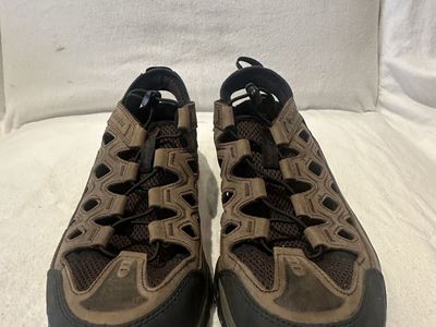 Columbia men’s size 10.5 brown Leather/mesh water, shoes or sandals