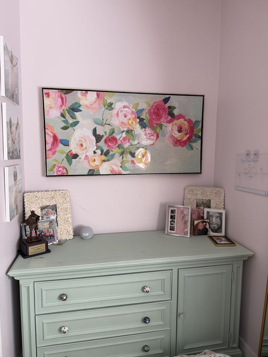 Light Green Solid Wood Dresser with 3 Drawers & Cabinet - Versatile Storage Furniture