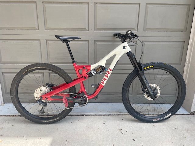 2024 Ari La Sal Peak Pro Carbon (Large)