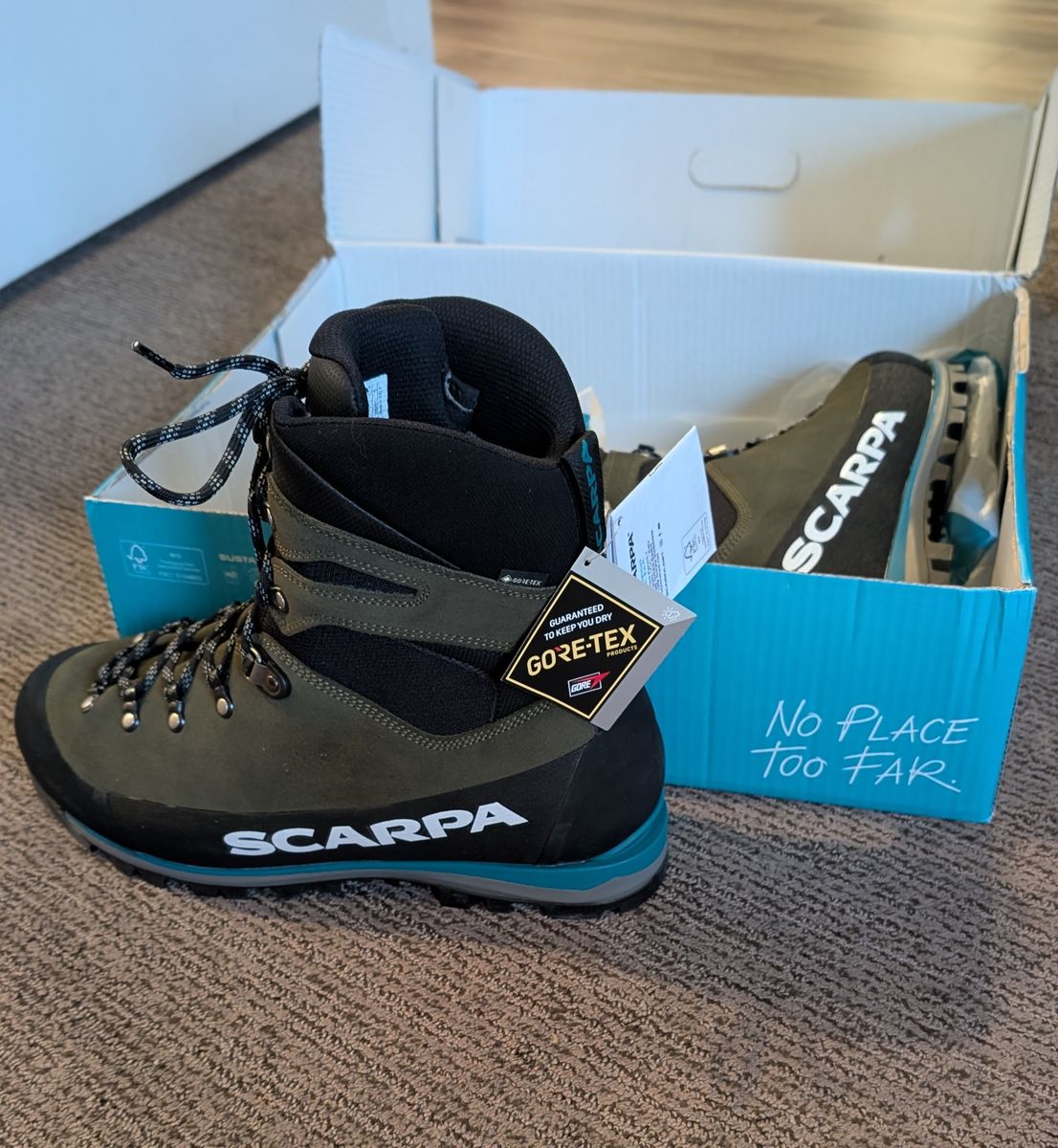SCARPA BOOTS BRAND NEW!!
