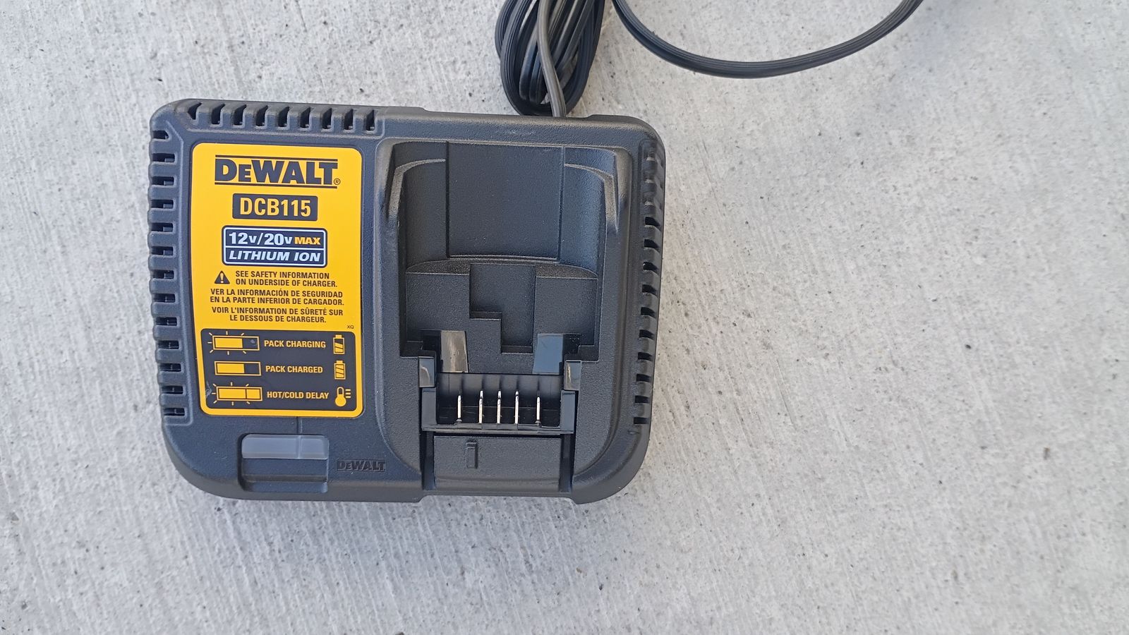 DeWalt DCB115,  4 amp Rapid Charger 12v/20v Max New