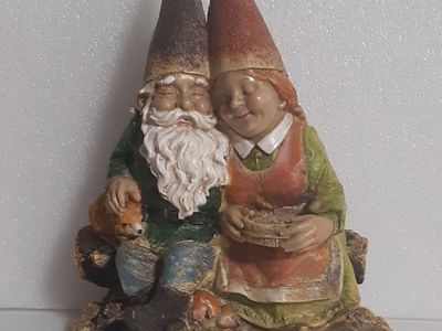 Napco Imports Colorful Cuddly Gnome Couple 12 x 9 inch Resin Stone Collectible Figurine