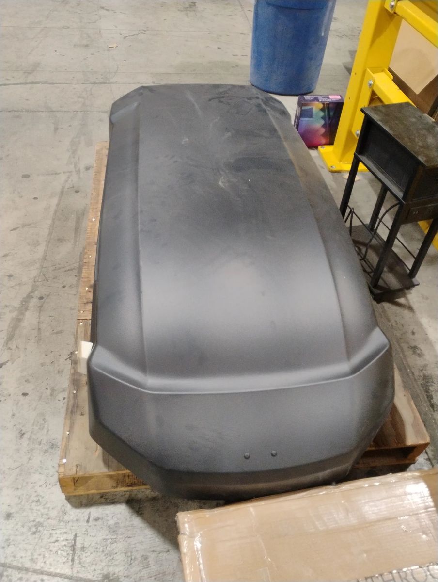 Brand New Thule Roof Box with attachments