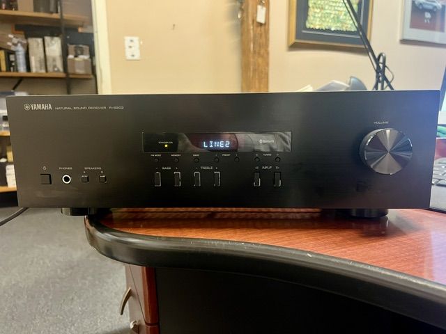 Yamaha Natural Sound Stereo Receiver R-S202 with Bluetooth