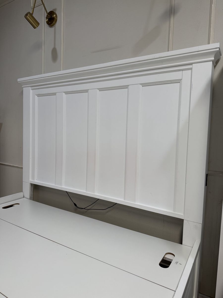 Main image 6