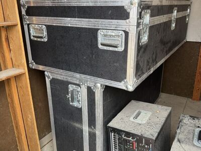 2 Large Road Cases