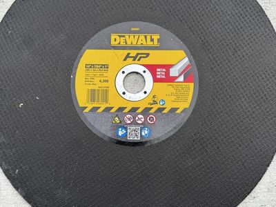DEWALT HP DWA8011 14" x 7/64" x 1" Metal/Steel Cut-Off Wheel Blade 4,300 RPM Max
