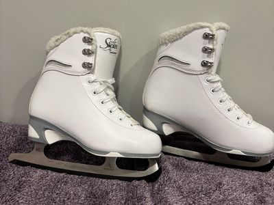 Jackson Skate Mystique Ice Skates - White, Kids Size 3, Figure Skates with Fur Lining