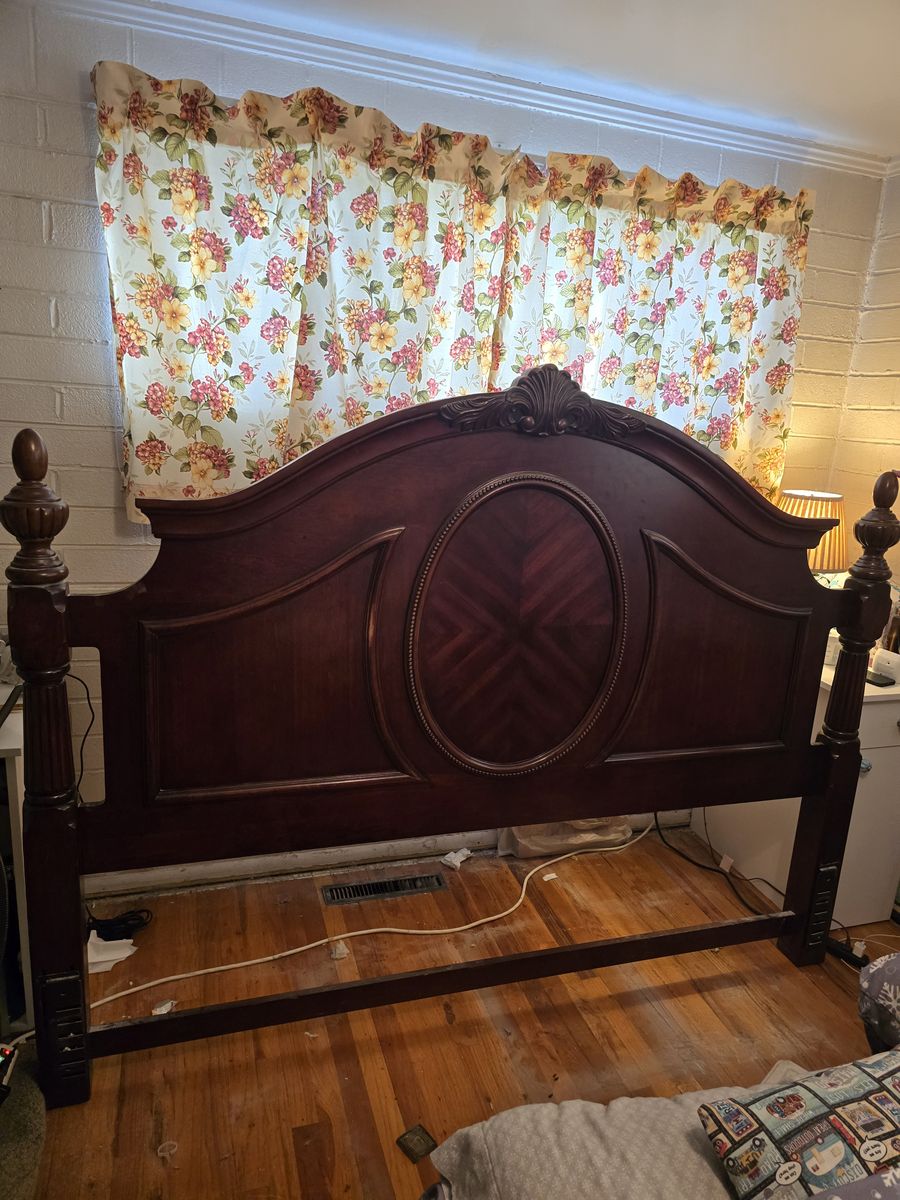 Cherry King bedroom set
