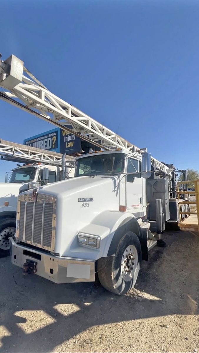 2005 Kenworth - EZ Bore Drilling Rig