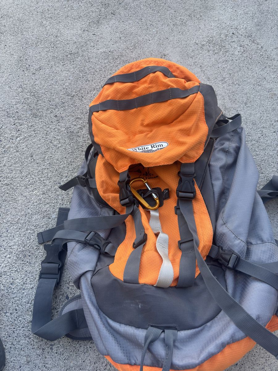 Hiking backpack 55L