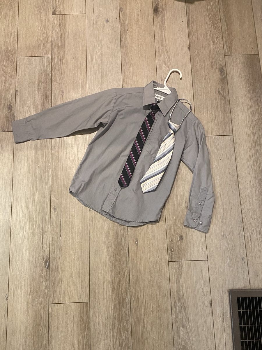 Vanderbilt Boys' Gray Button-Up Shirt & 2 Striped Ties Set - Size 10/12