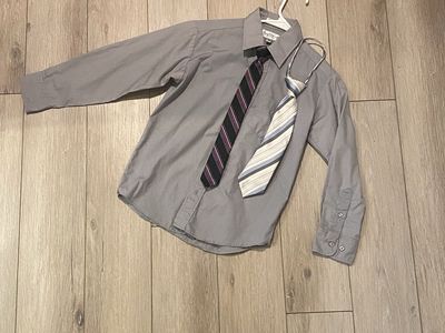 Vanderbilt Boys' Gray Button-Up Shirt & 2 Striped Ties Set - Size 10/12