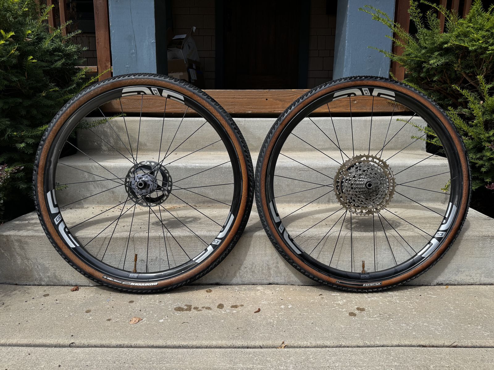 ENVE G23 Chris King Wheels, ENVE Gravel 46cm bar, ENVE bottle cages, Cinturato 45mm gravel tires, SRAM Force D1 Shifters/brakes