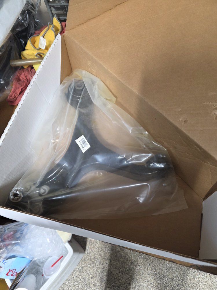 Brand New MOOG Front Lower Control Arms (Pair) with ball joints- Fits 2014-2015 Honda Civic Si / Acura ILX 2.4L