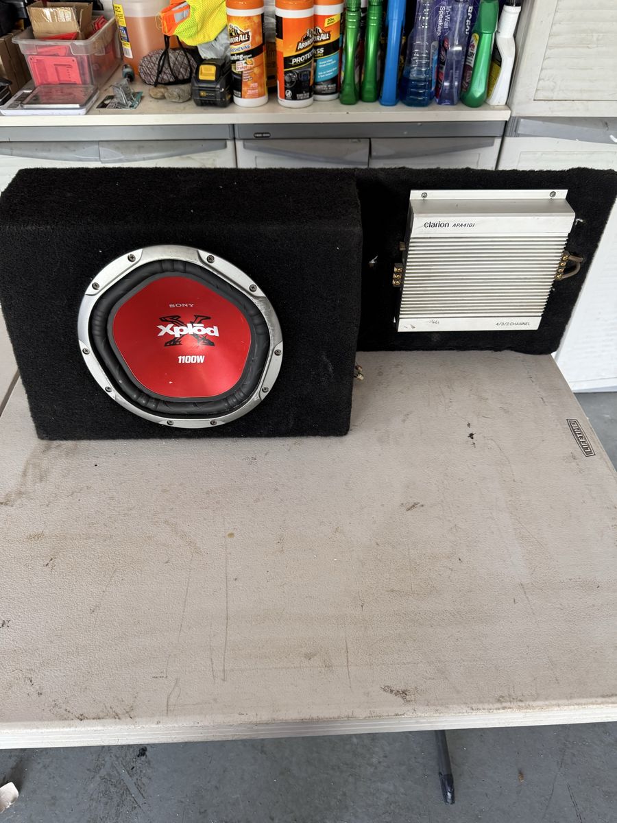 Sony Xplod 1100W Subwoofer with Clarion APA4321 4/3/2 Channel Amplifier