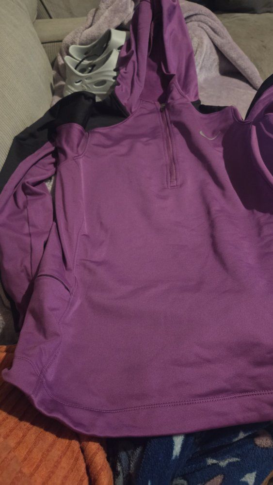 Nike Dri-Fit Women's Purple Hoodie Size L Running Athletic Pullover Top