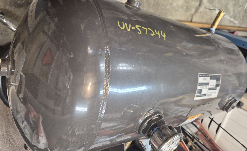 Air tank 30gal like new 175psi