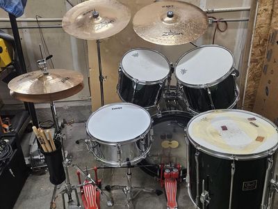 Pearl drum set
