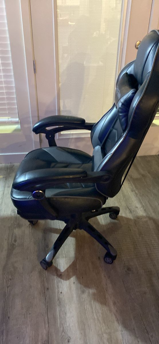 GTRACING Gaming Chair, Black Ergonomic Swivel Office Chair with Lumbar Support