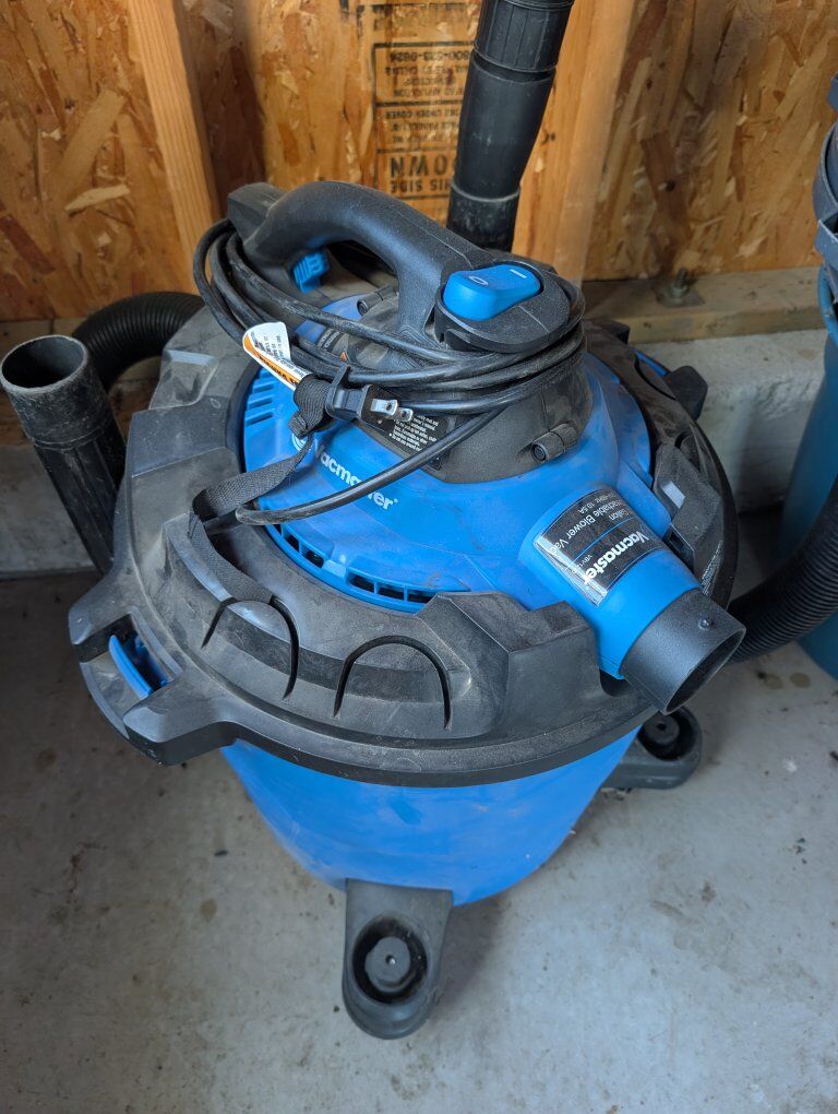 Vacmaster 12 gallon shop vac $130 new $40 for it!
