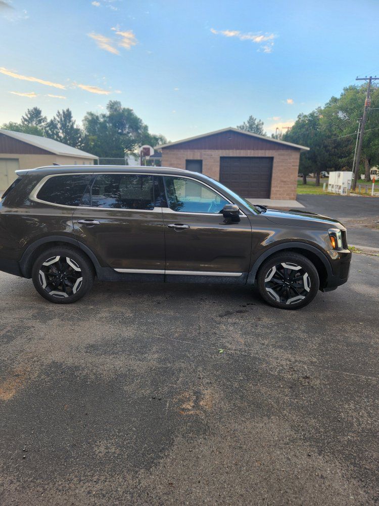 2023 Kia Telluride LX