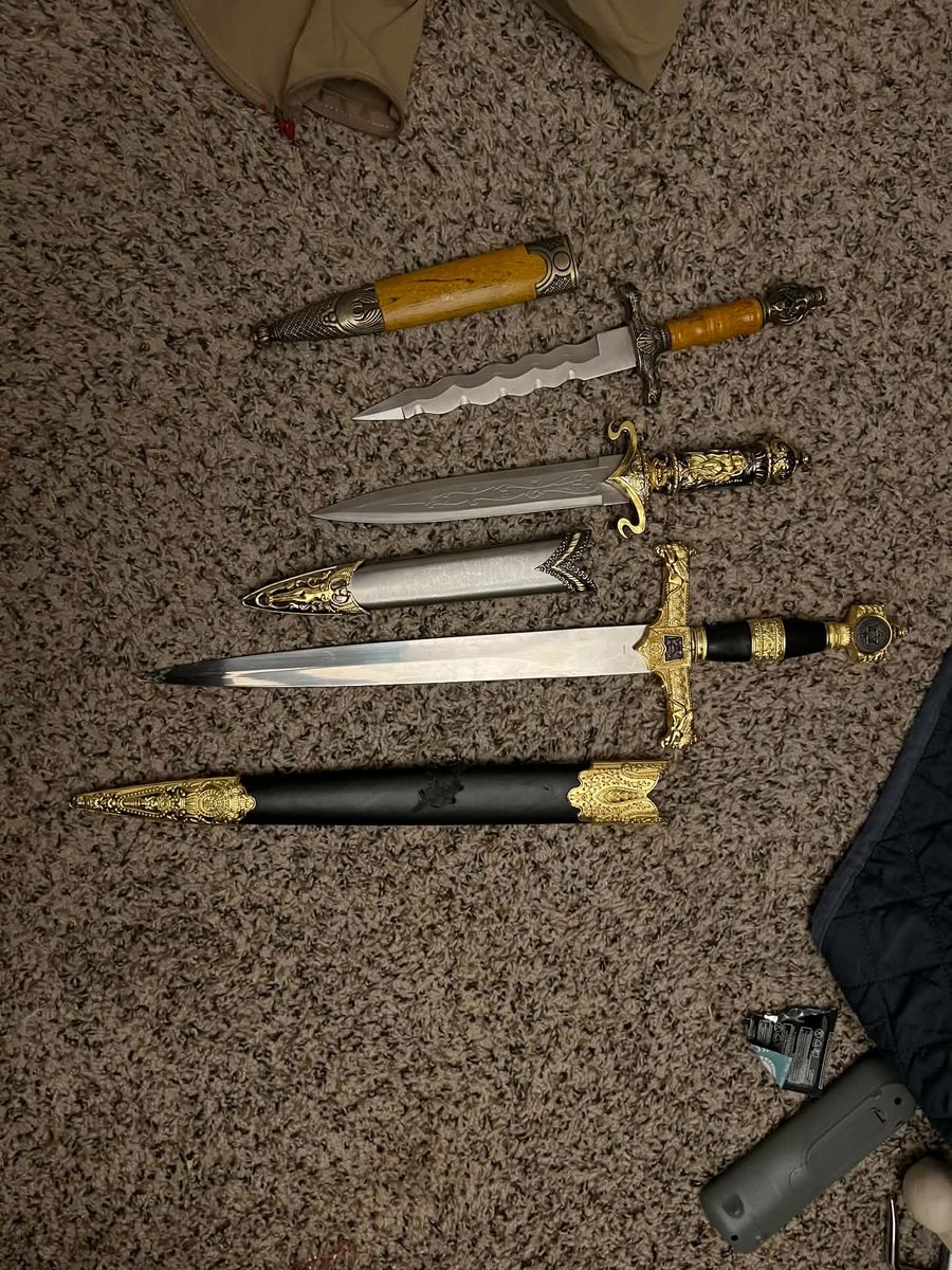 Lot of 3 daggers