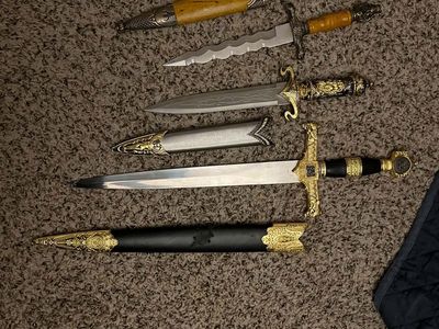 Lot of 3 daggers