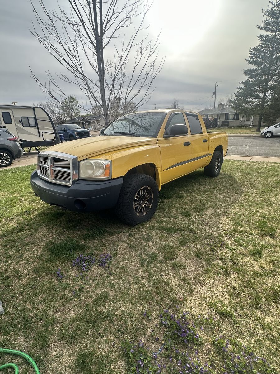 2006 DODGE DAKOTA SLT