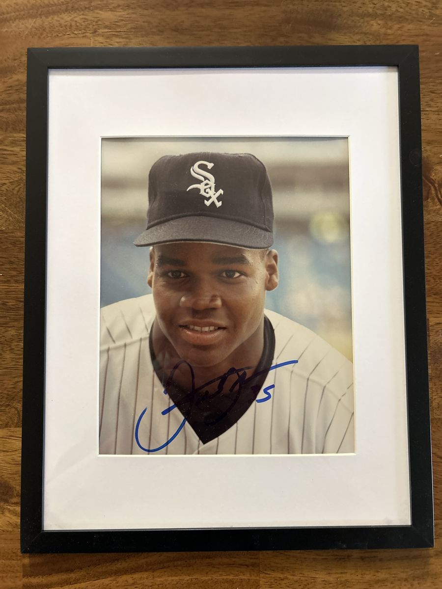 Autograph 12x15 Frank Thomas Hand Signed MLB Chicago White Sox 8x10 Framed & Matted Baseball Close Up Photograph.