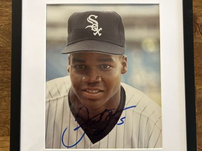Autograph 12x15 Frank Thomas Hand Signed MLB Chicago White Sox 8x10 Framed & Matted Baseball Close Up Photograph.