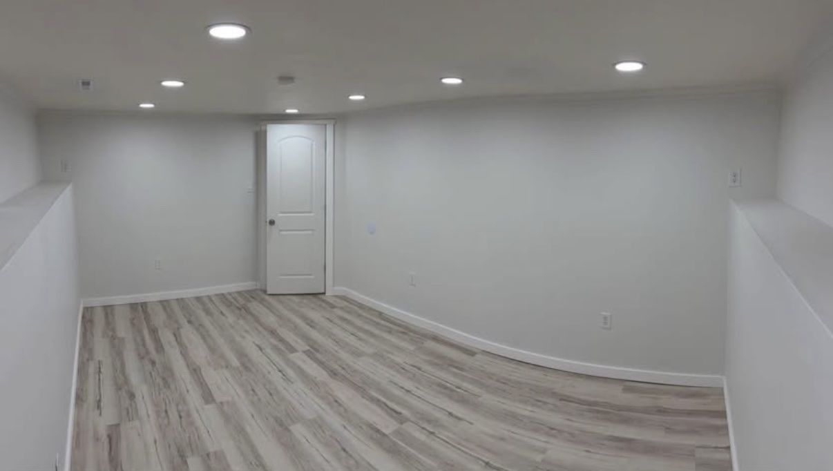 Main image 9