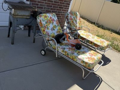 Vintage lawn lounge chairs