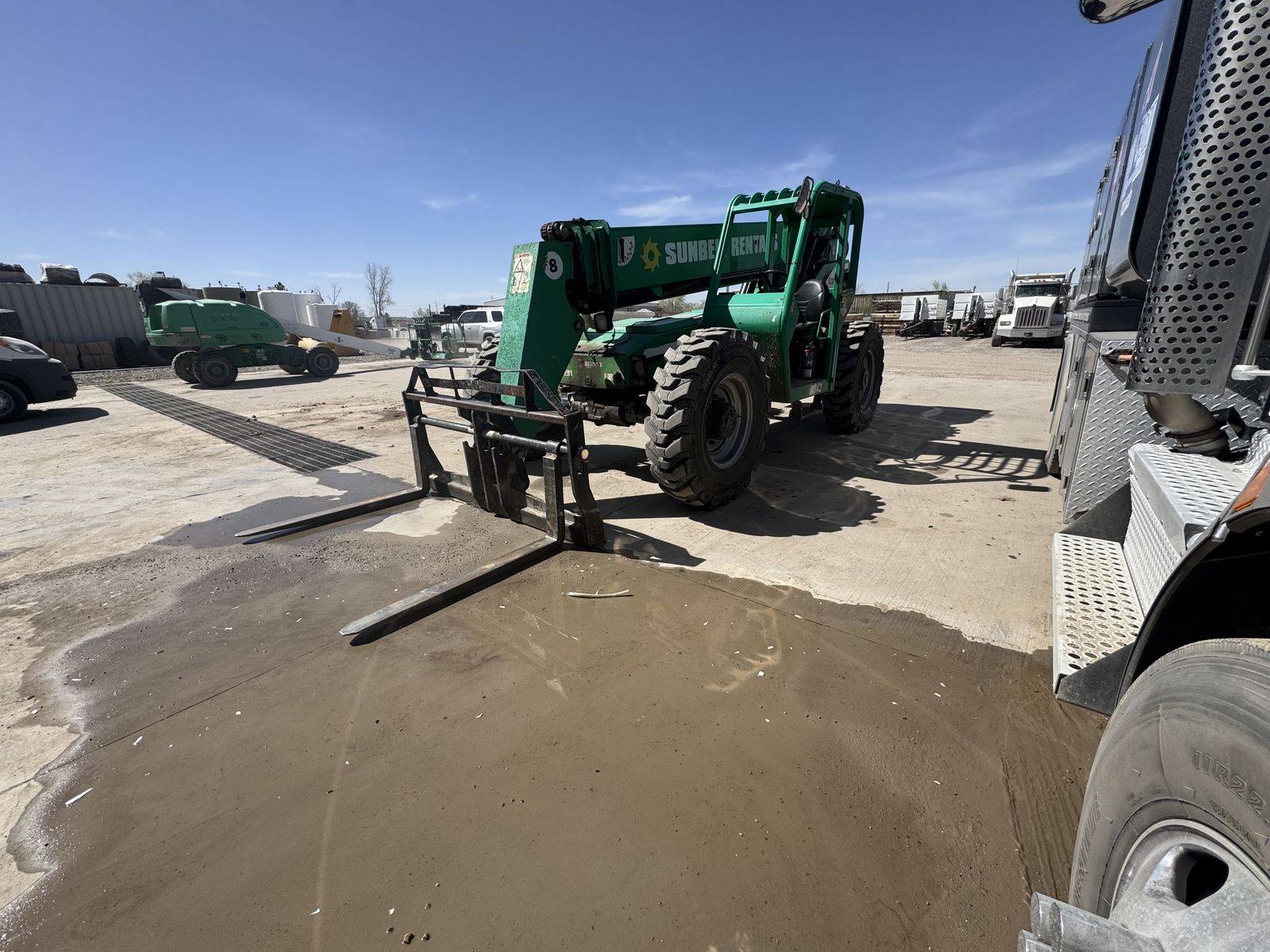 2013 SKYTRAK JLG TELESCOPIC FORK LIFT